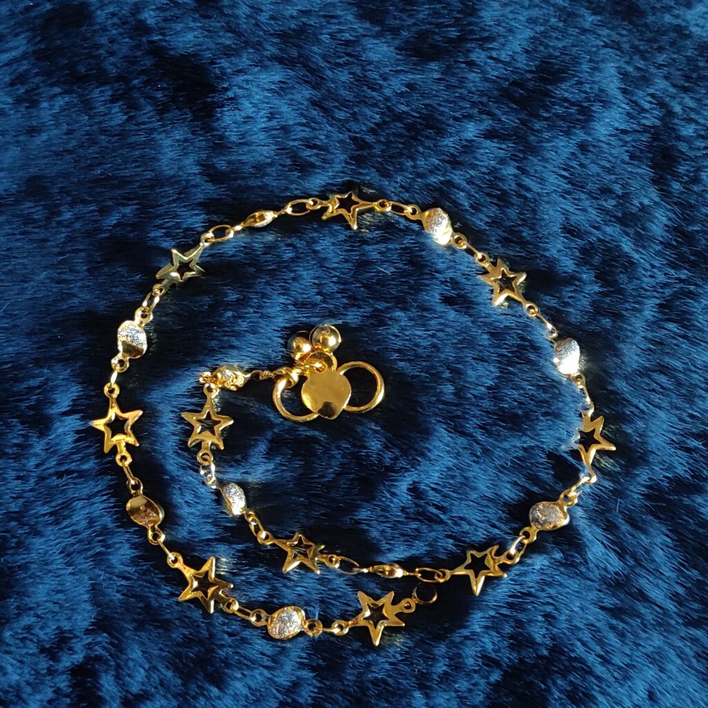 Star Patern Gold Anklet .