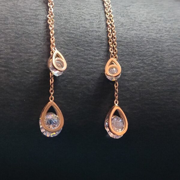 Delicate Chain Layer Earrings.